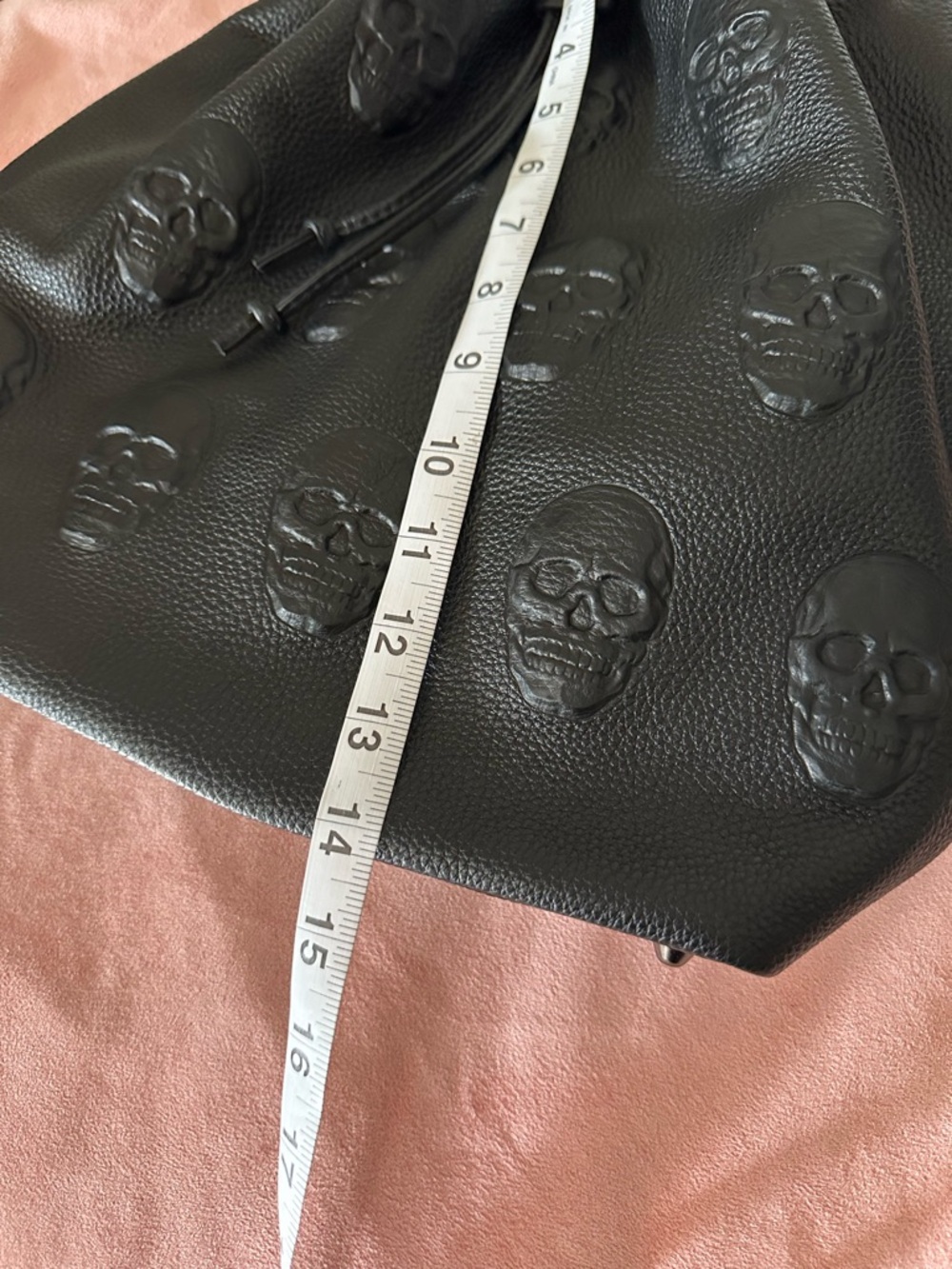 Black Leather Skull Bucket Bag - IO Pelle - Picture 2 of 5